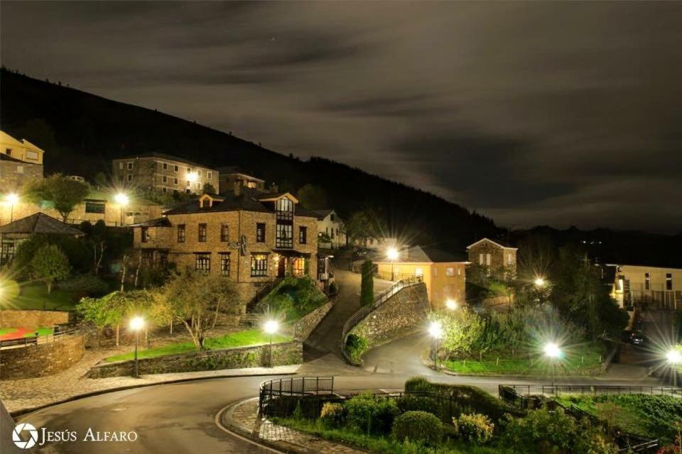 Apartamentos Rurales Tin Turismo Santa Eulalia de Oscos Bagian luar foto