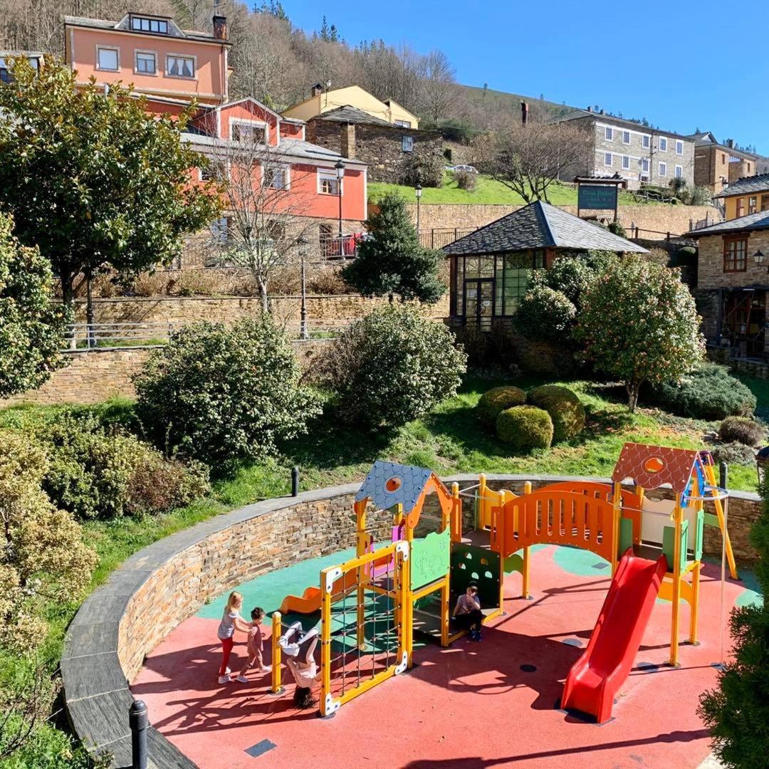 Apartamentos Rurales Tin Turismo Santa Eulalia de Oscos Bagian luar foto